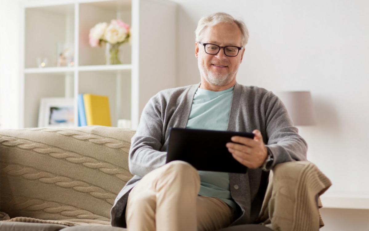 Espace de travail collaboratif montrant l'environnement de formation chez Tharionelo